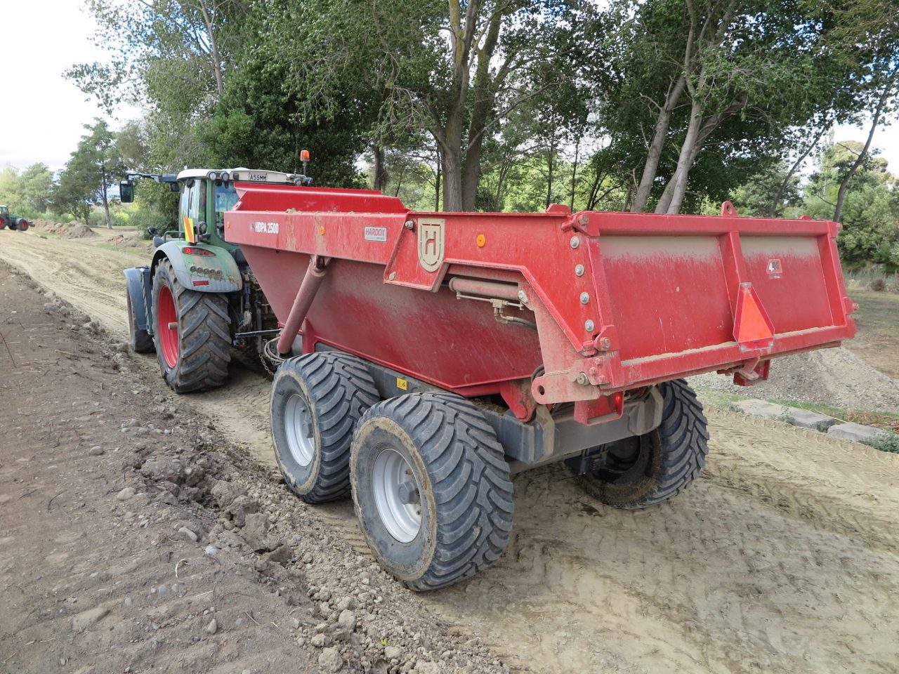 Leilão Online - GIRICO BASCULANTE DUMPER HÉRCULES OBS: VENDIDO NO